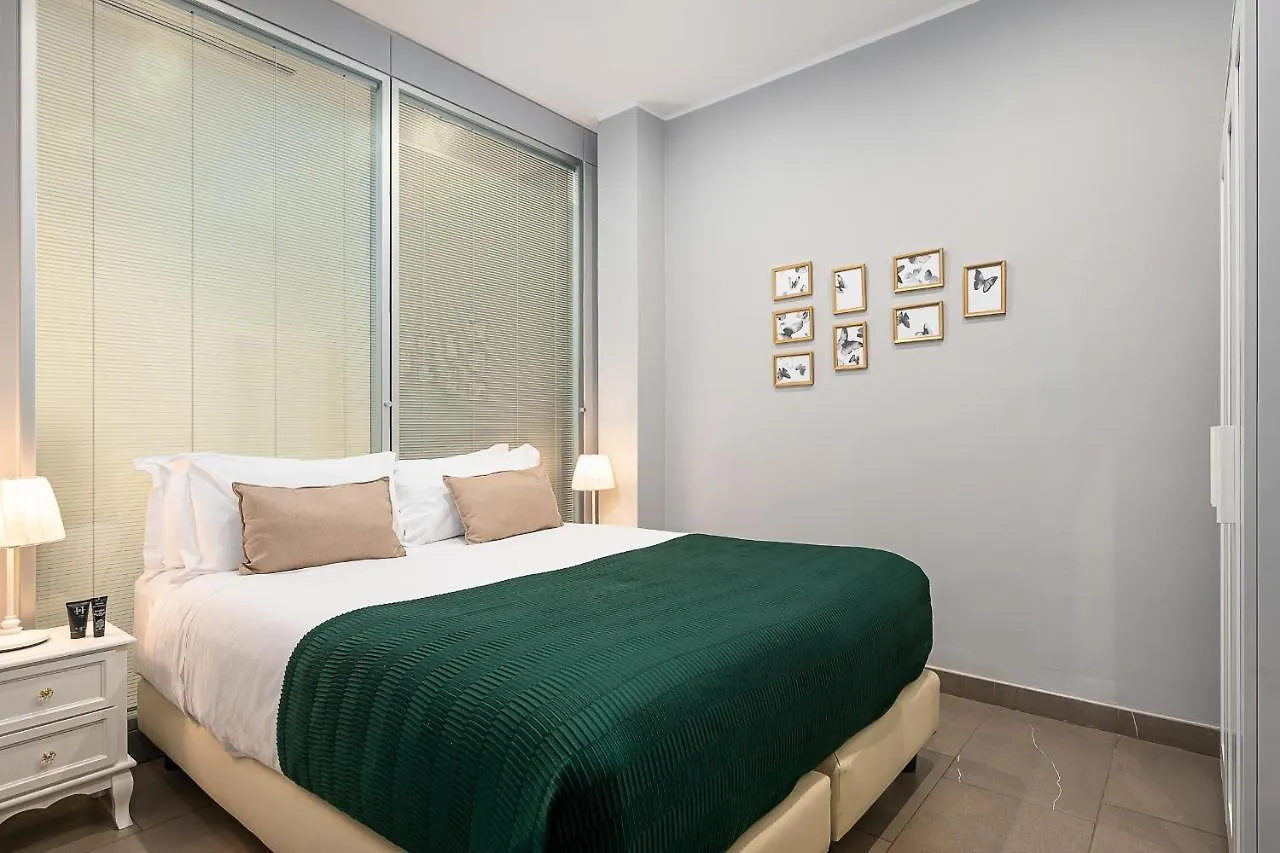 Large Design Apartment In The City Center Milano