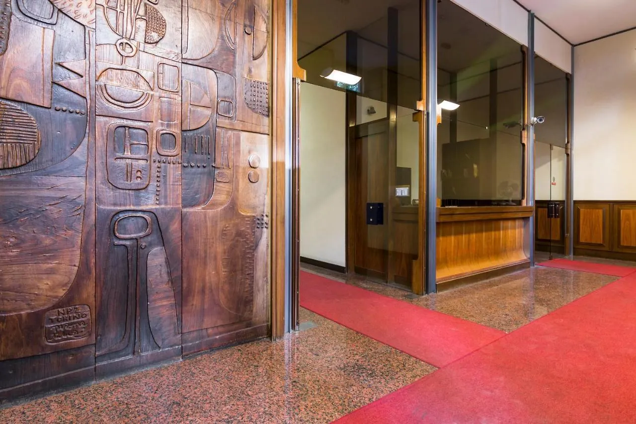 Large Design Apartment In The City Center Milano 0*,  Italia